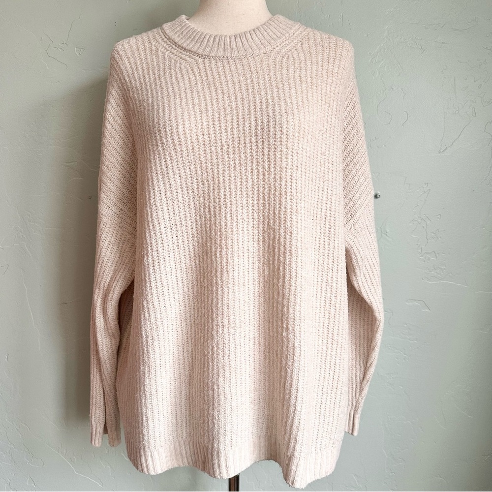 American Eagle Women’s Cream Knit Sweater Oversized Fit‎ Medium EUC Quiet Luxury